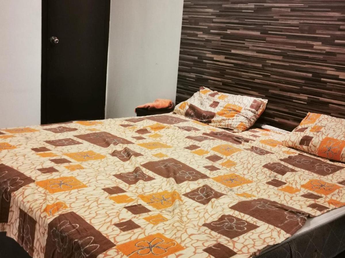 Gulshan Guest House Карачі Екстер'єр фото