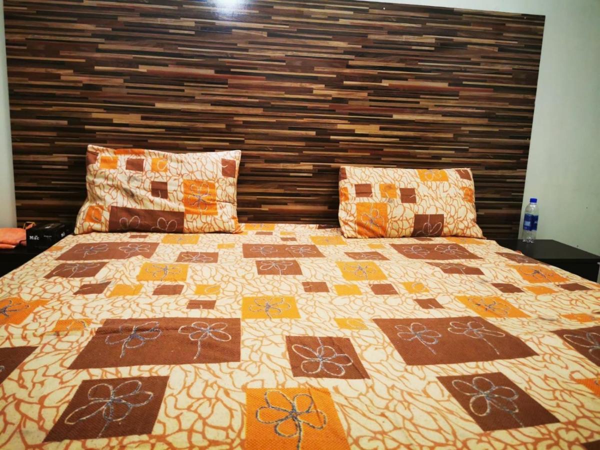 Gulshan Guest House Карачі Екстер'єр фото